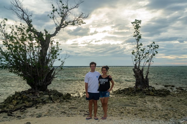 (Pulau Tidung, Thousand Islands, Indonesia) Two Student Travelers find each other and the most beautiful beaches. 