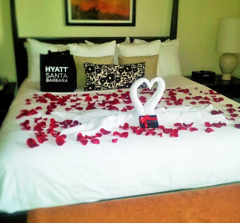 What's more romantic than a king size bed covered in rose petals?