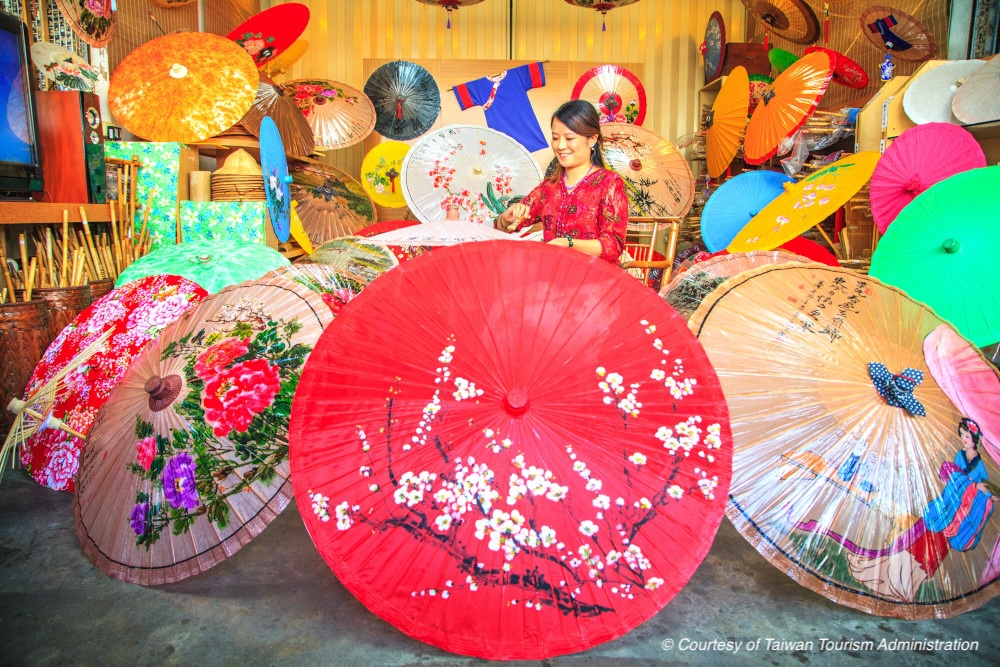 Hakka customs oil-paper umbrellas (Culture)